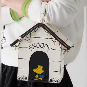 NWT Kate Spade Peanuts Snoopy Figural Birdhouse Crossbody Bag